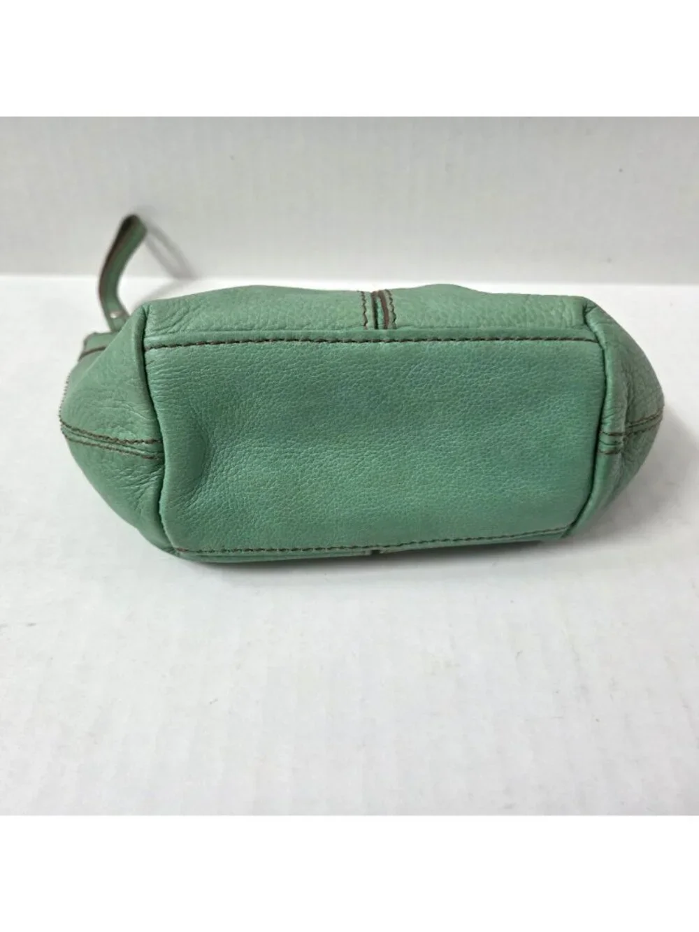 Fossil Pouch Mint Green Leather Zip Top Makeup Cosmetic Travel Case Toiletry Bag